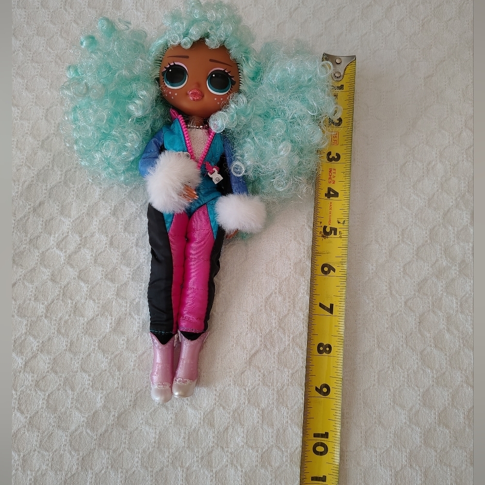 L.O. L Surprise! O. M. G. Winter Chill Icy Gurl Fashion Doll. - Picture 3 of 3